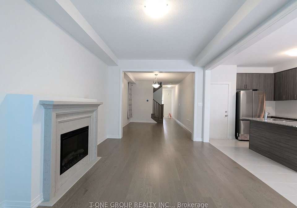1061-pisces-trail-pickering-ontario-e12705680