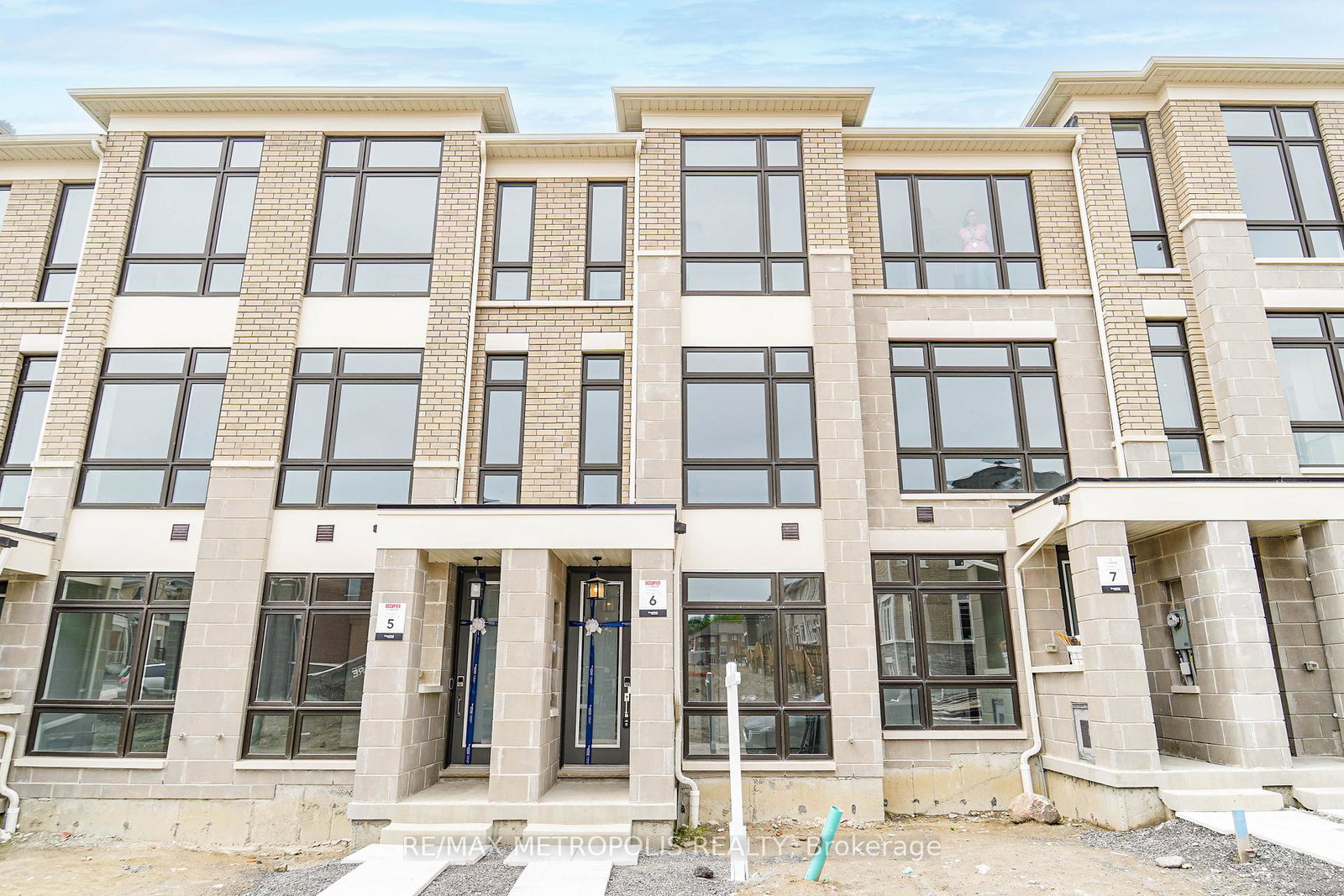 945-crowsnest-hollow-pickering-ontario-e12707332