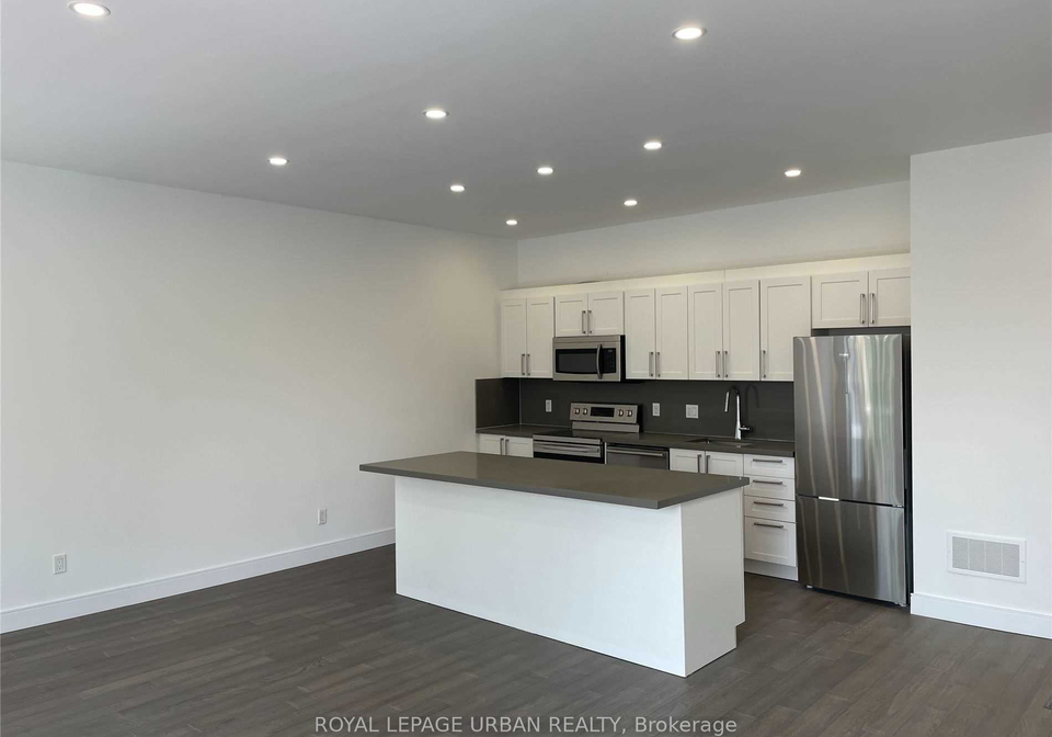 460-danforth-avenue-east-york-ontario-e12708420