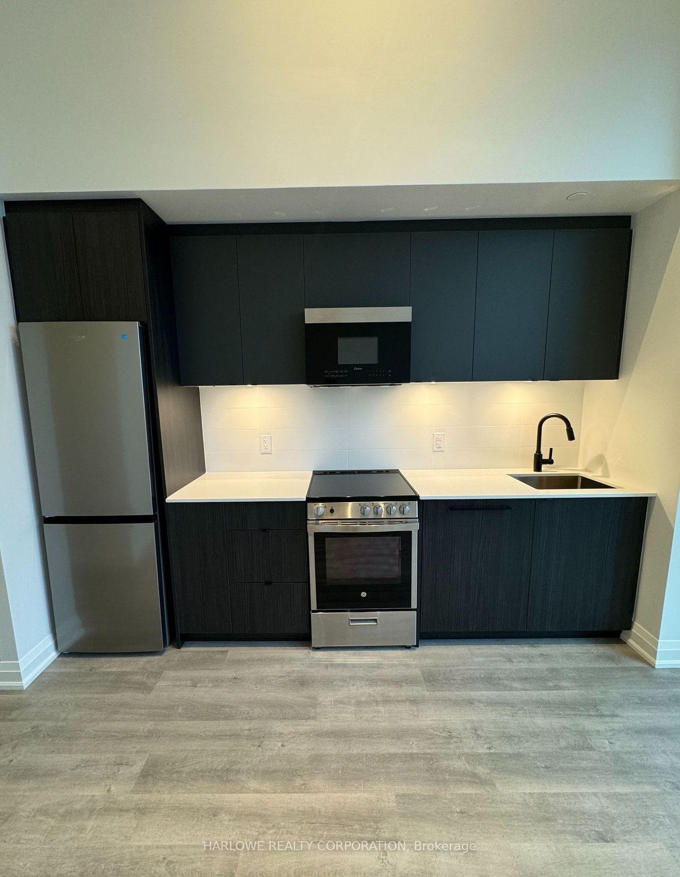 2369-danforth-avenue-toronto-ontario-e12709680