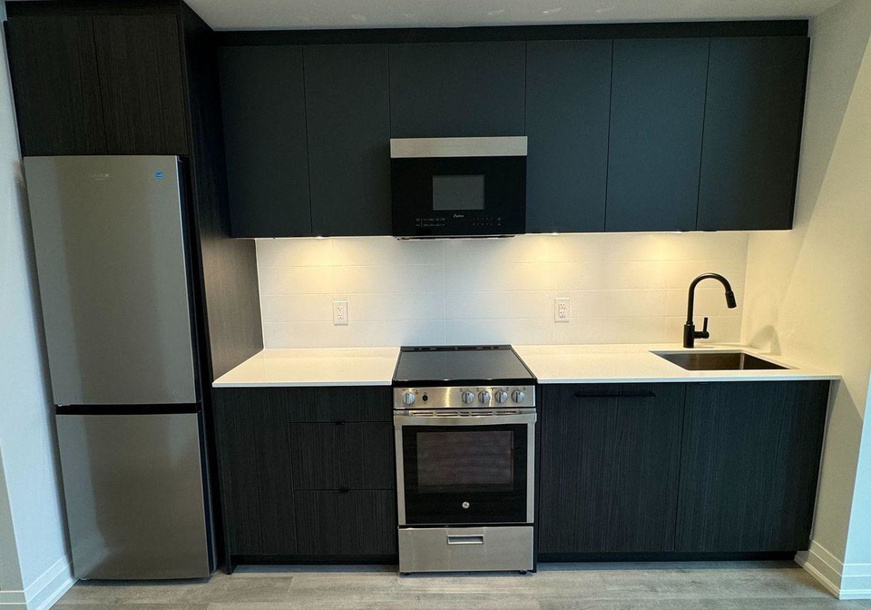 2369-danforth-avenue-toronto-ontario-e12709680
