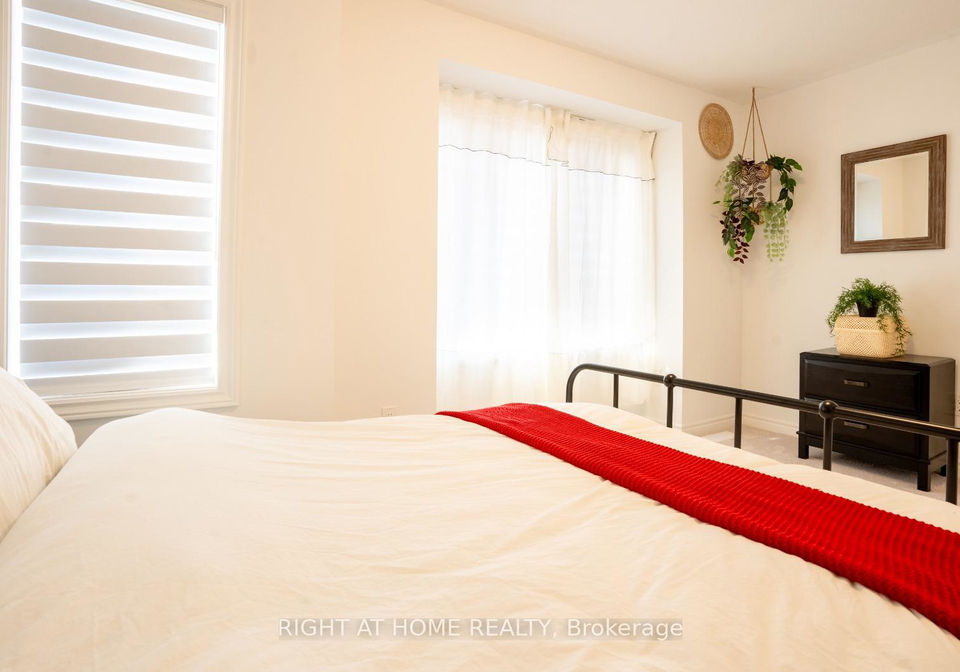 777-eddystone-path-oshawa-ontario-e12709820