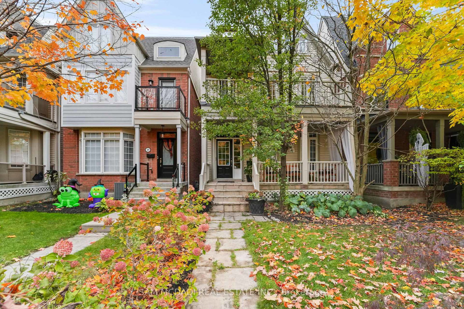 37-winners-circle-toronto-ontario-e12709954