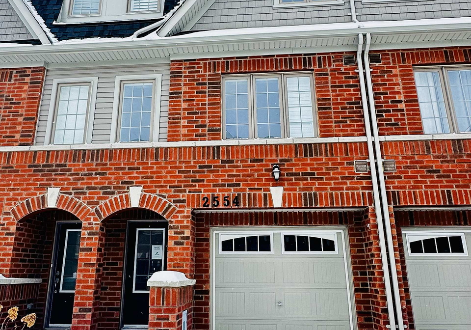 2554-barbarolli-path-oshawa-ontario-e12712280