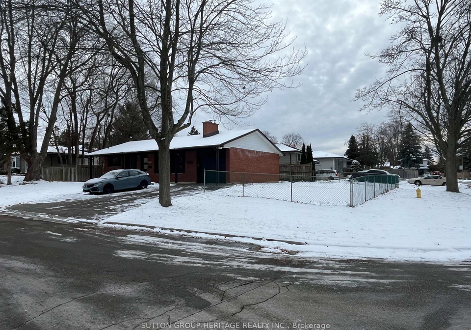 955-hawthorne-court-oshawa-ontario-e12714162