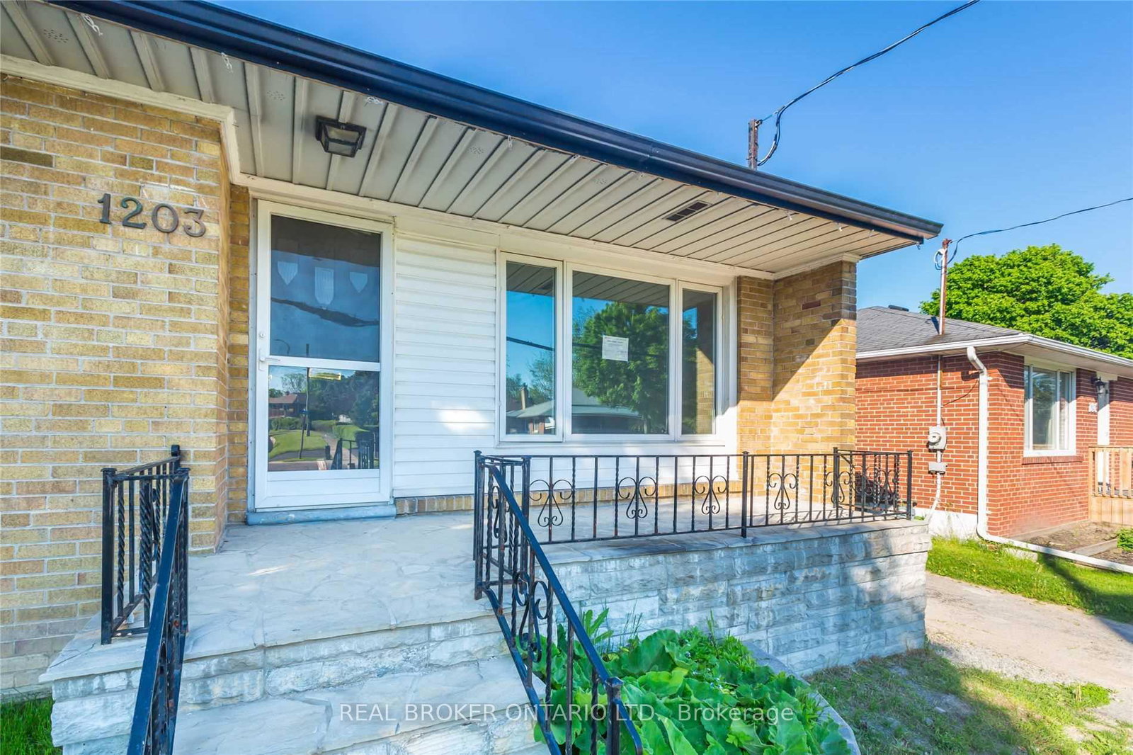 1203-wecker-drive-oshawa-ontario-e12715444