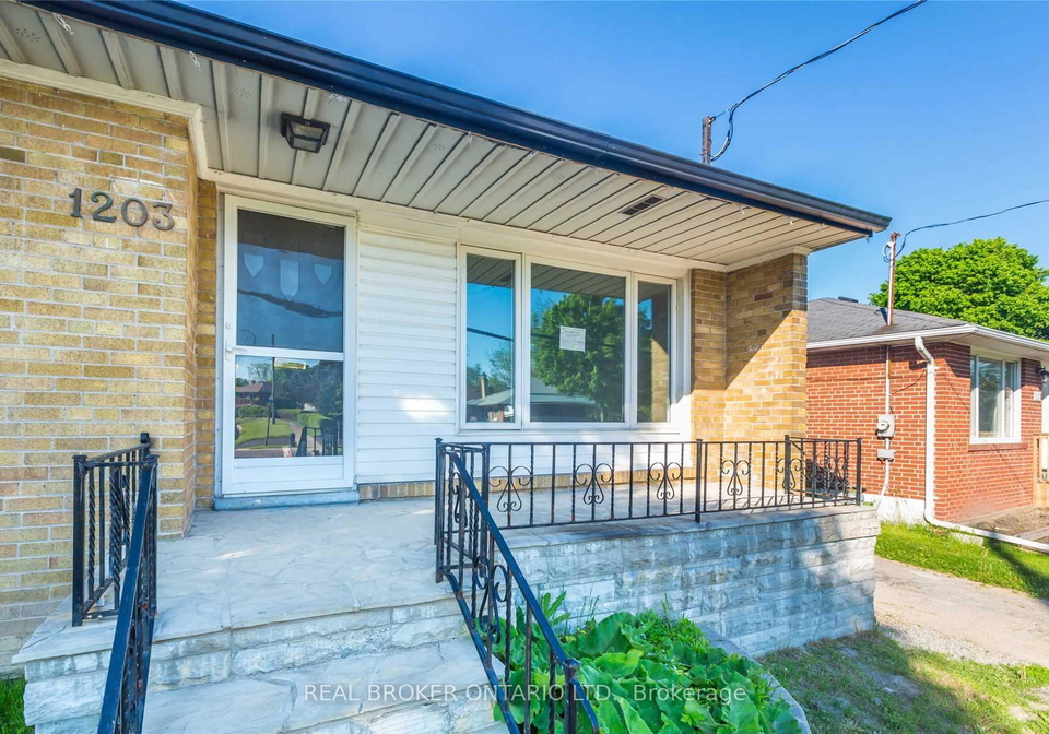1203-wecker-drive-oshawa-ontario-e12715444