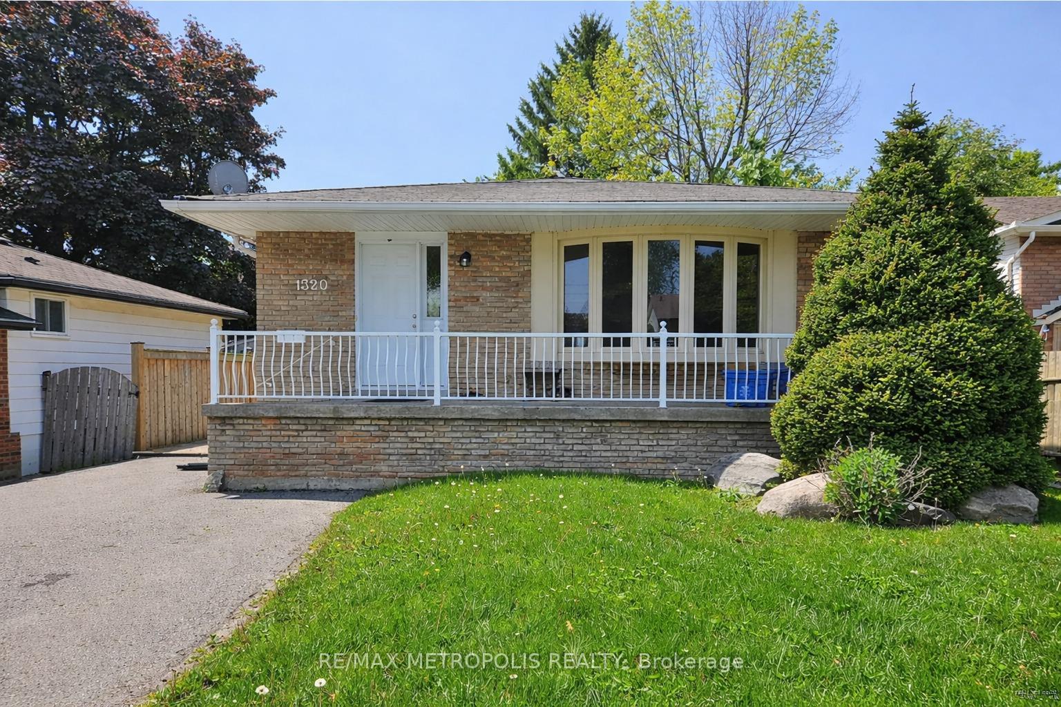 1320-fundy-court-oshawa-ontario-e12715446