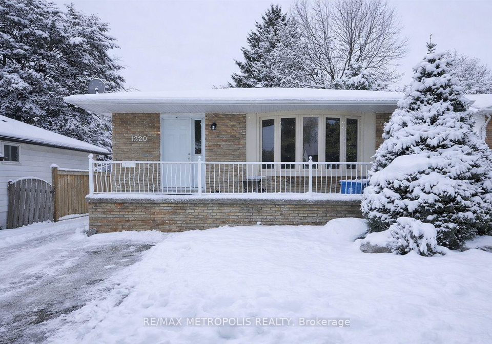 1320-fundy-court-oshawa-ontario-e12715446