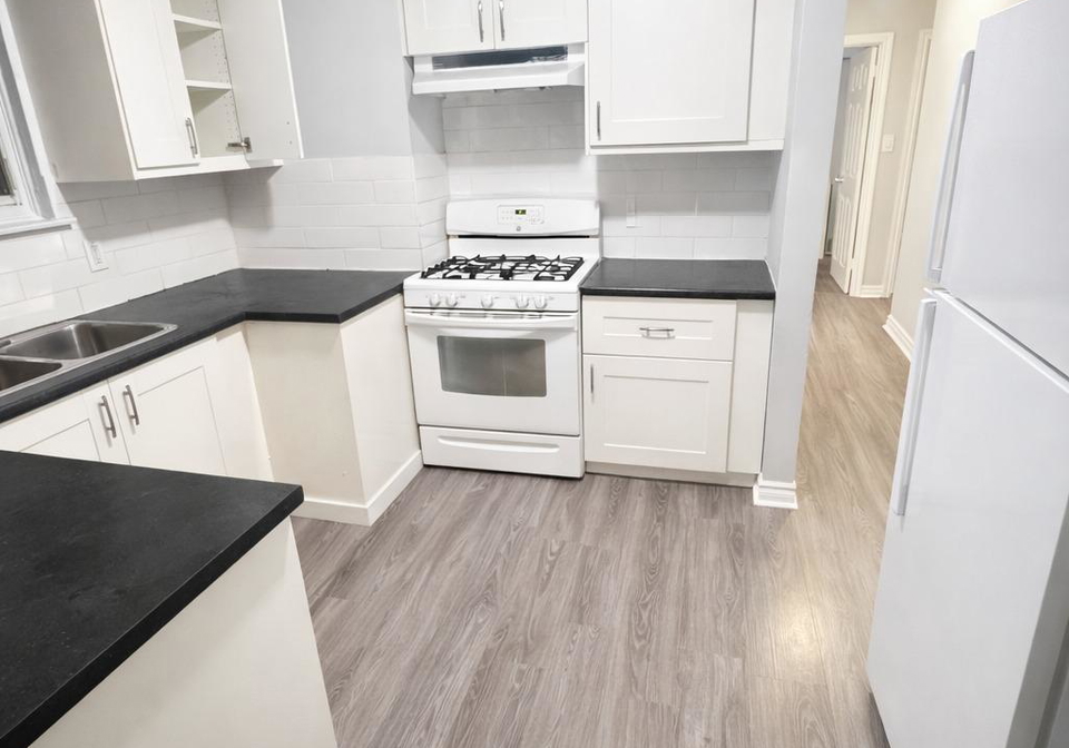 1320-fundy-court-oshawa-ontario-e12715446