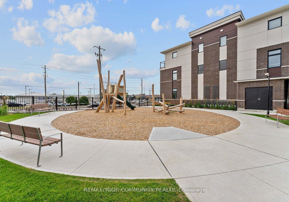 755-omega-drive-pickering-ontario-e12715576