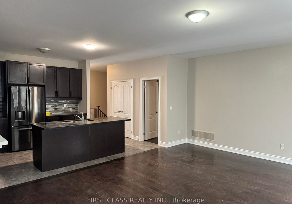 9-washburn-path-clarington-ontario-e12715836