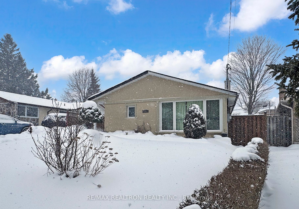 10-shoreland-crescent-scarborough-ontario-e12716232