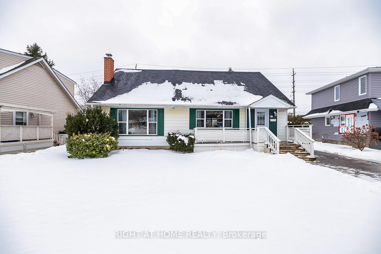 21-wishbone-crescent-ajax-ontario-e12716498