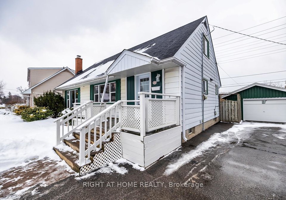 21-wishbone-crescent-ajax-ontario-e12716498
