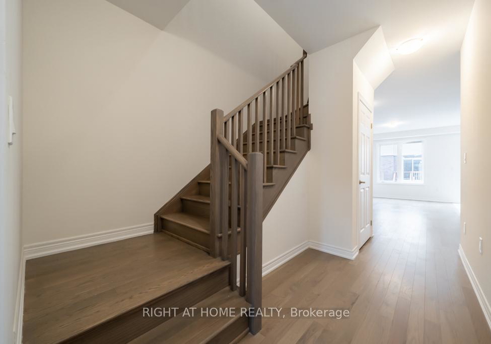 90-air-dancer-crescent-oshawa-ontario-e12721548