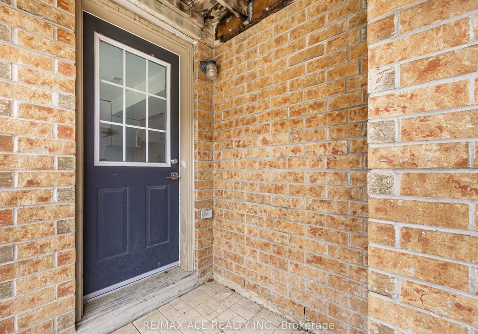 51-styles-crescent-ajax-ontario-e12725036