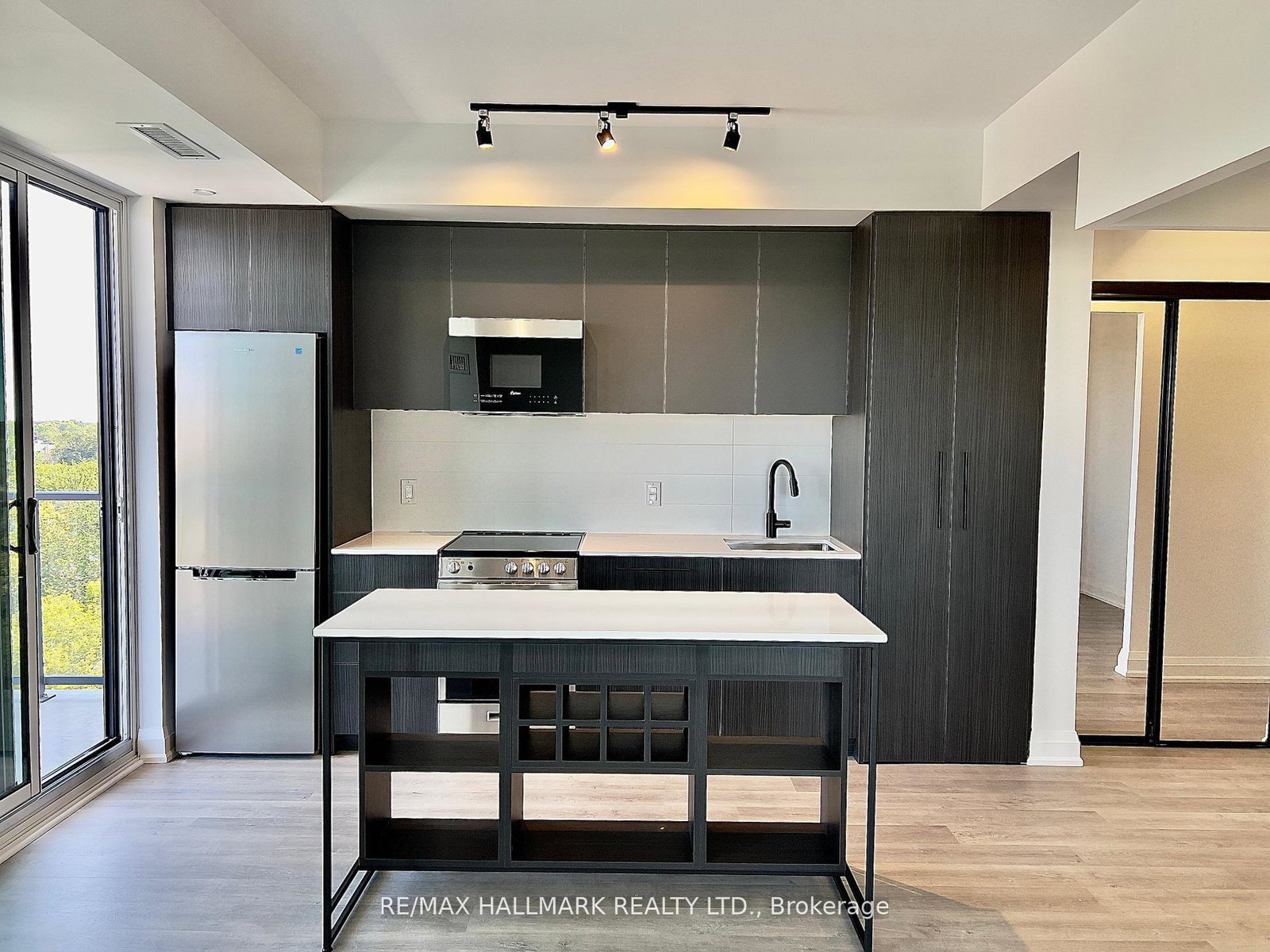 2369-danforth-avenue-toronto-ontario-e12727336