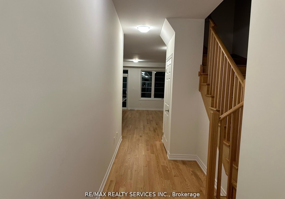 93-air-dancer-crescent-oshawa-ontario-e12728814
