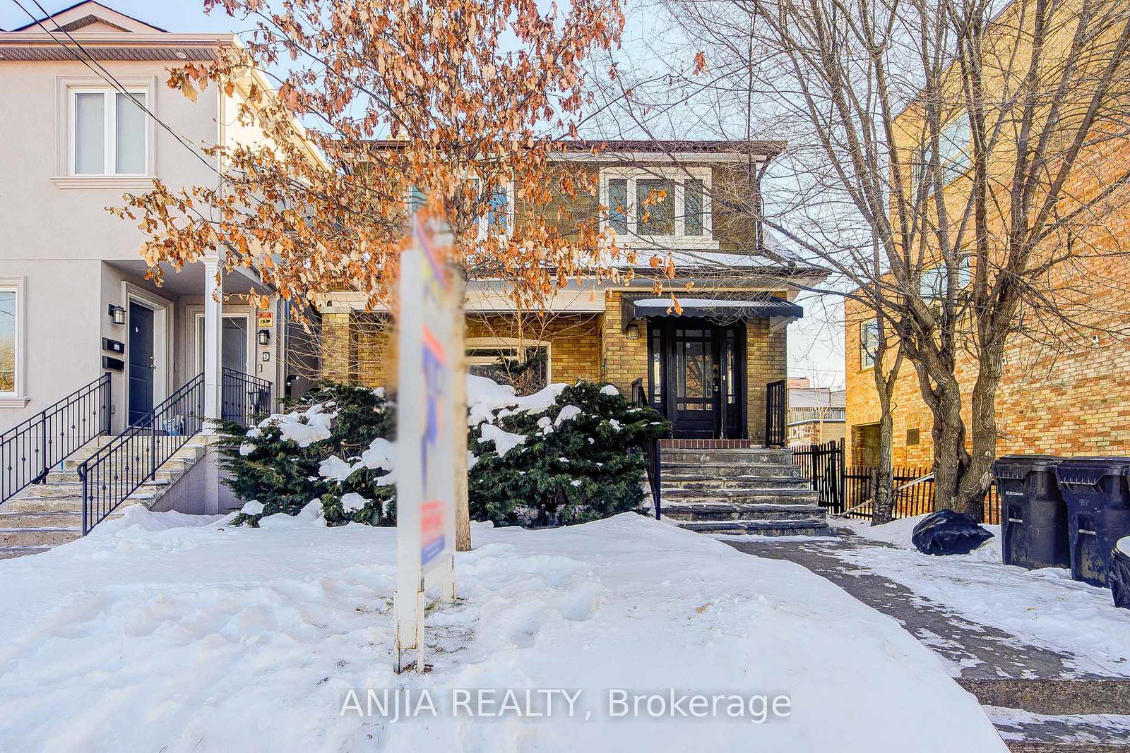 7-linnsmore-crescent-east-york-ontario-e12729844