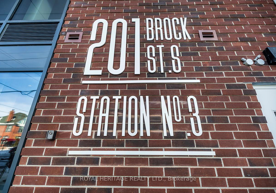 201-brock-street-s-whitby-ontario-e12731292