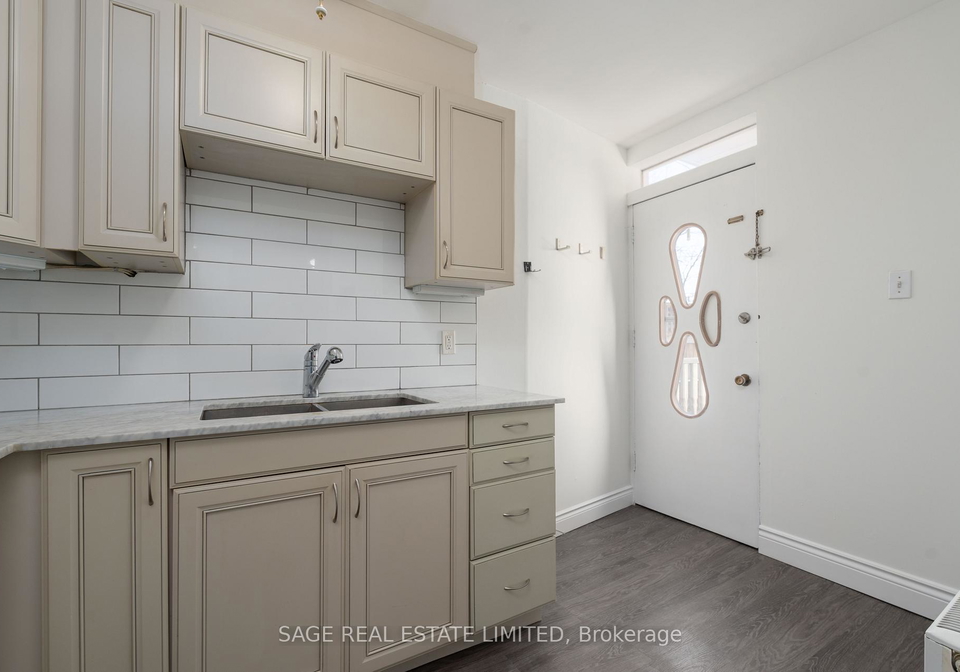 8-brookmount-road-toronto-ontario-e12731408