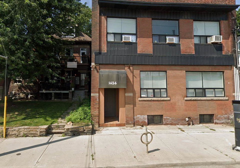 1434-queen-street-e-toronto-ontario-e12733544