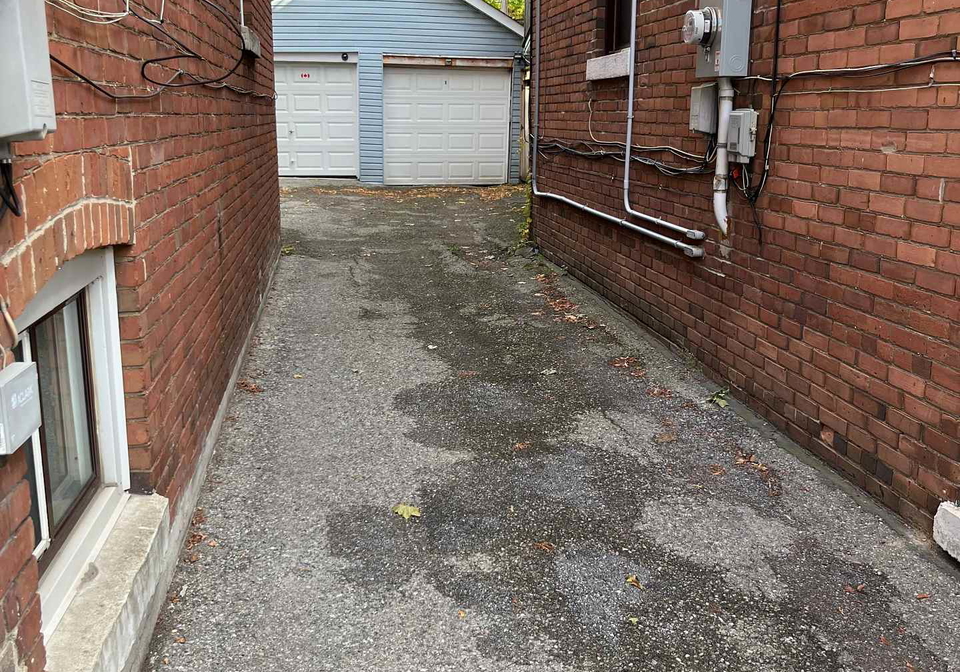 229-woodbine-avenue-toronto-ontario-e12733786