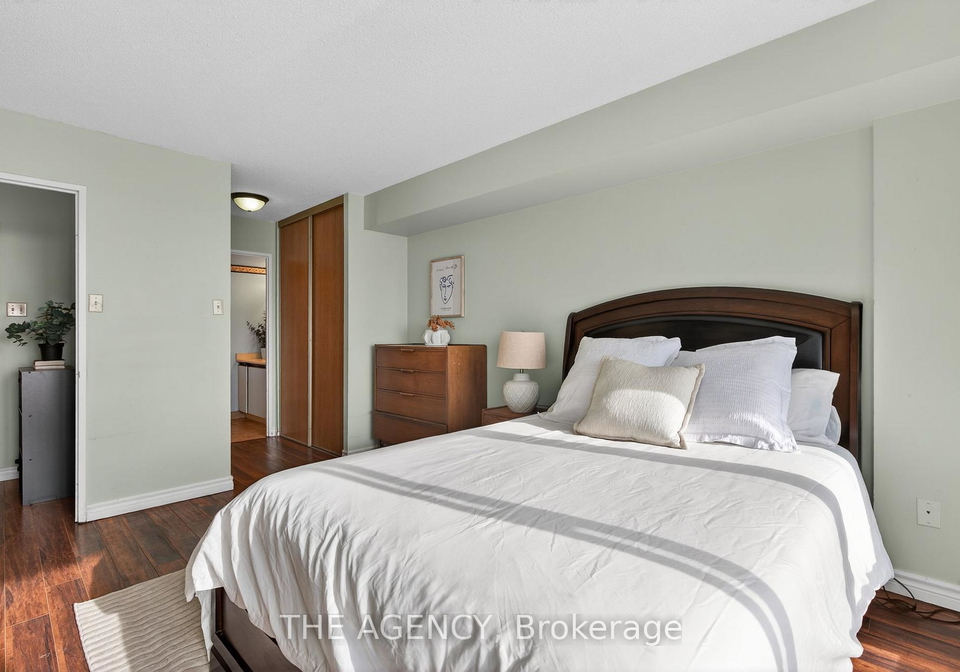 330-alton-towers-circle-scarborough-ontario-e12734674