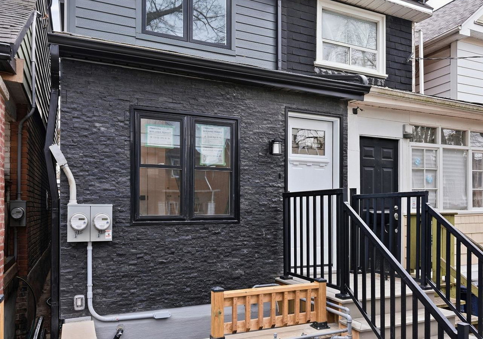 686-rhodes-avenue-toronto-ontario-e12734750
