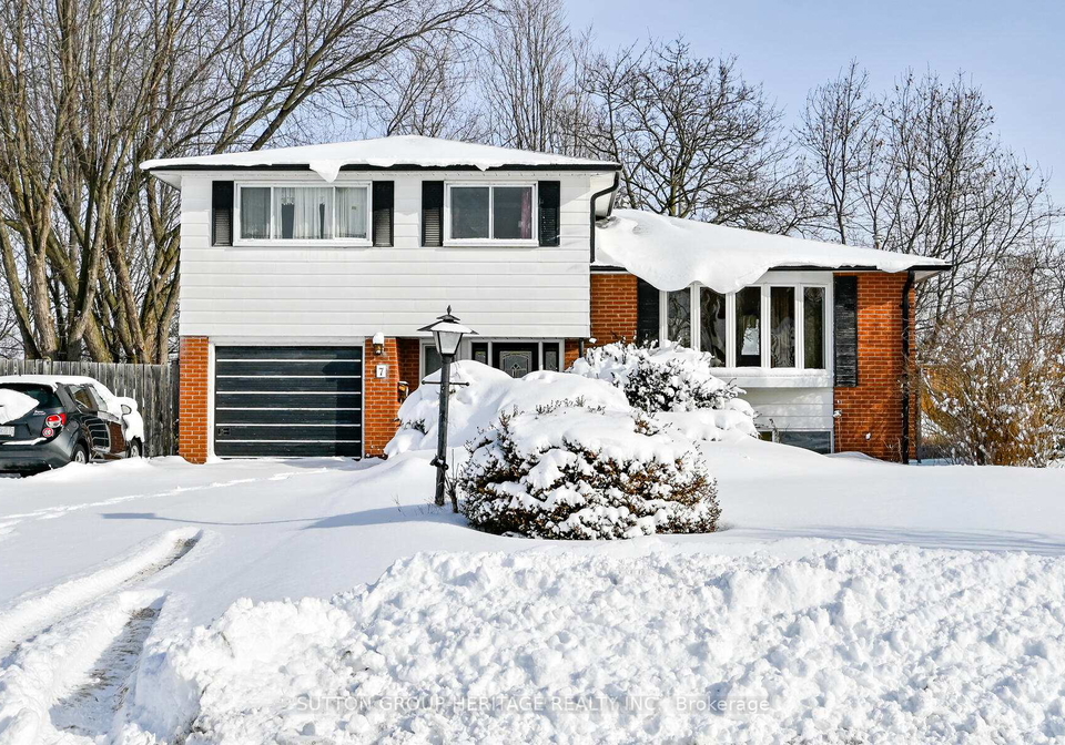 7-graham-court-ajax-ontario-e12735692