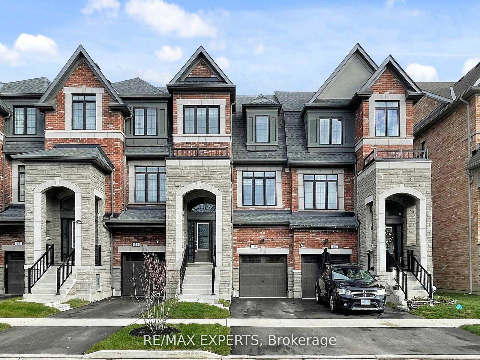 19-frank-lloyd-wright-street-whitby-ontario-e12735936