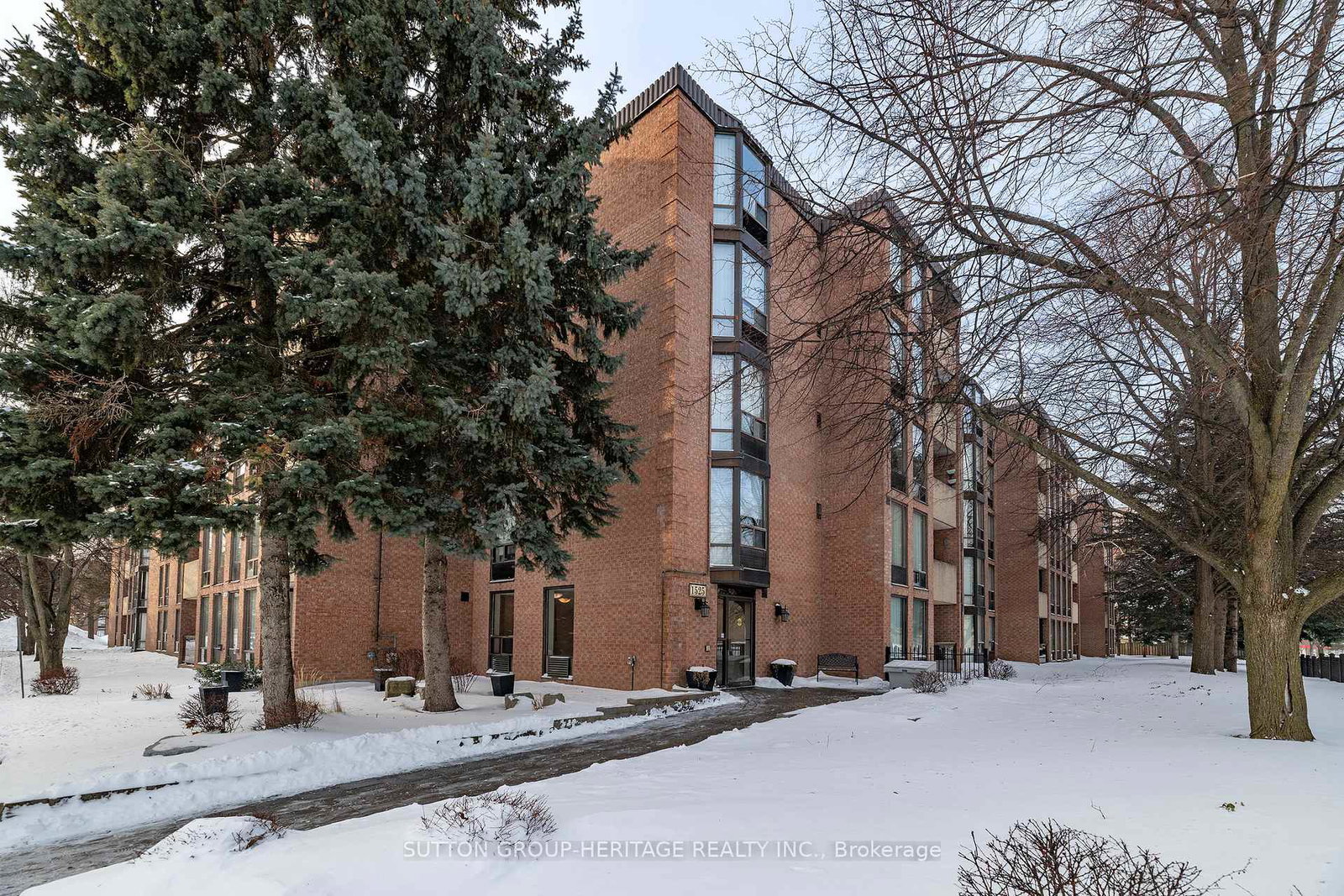 1525-diefenbaker-court-pickering-ontario-e12738144