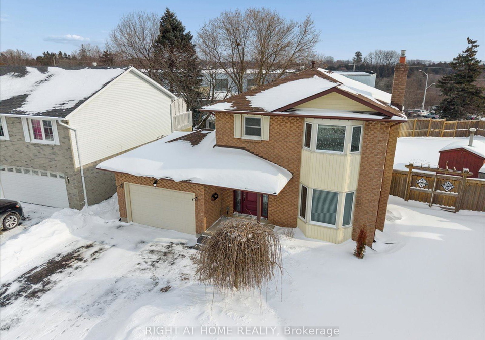 48-cherry-blossom-crescent-clarington-ontario-e12739032