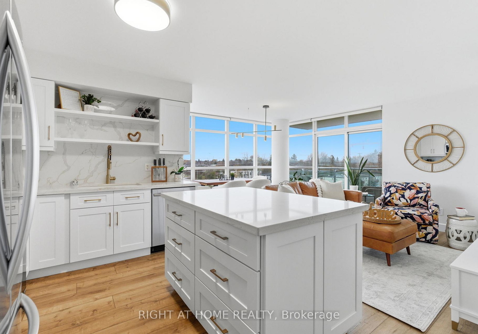 1600-charles-street-whitby-ontario-e12740600
