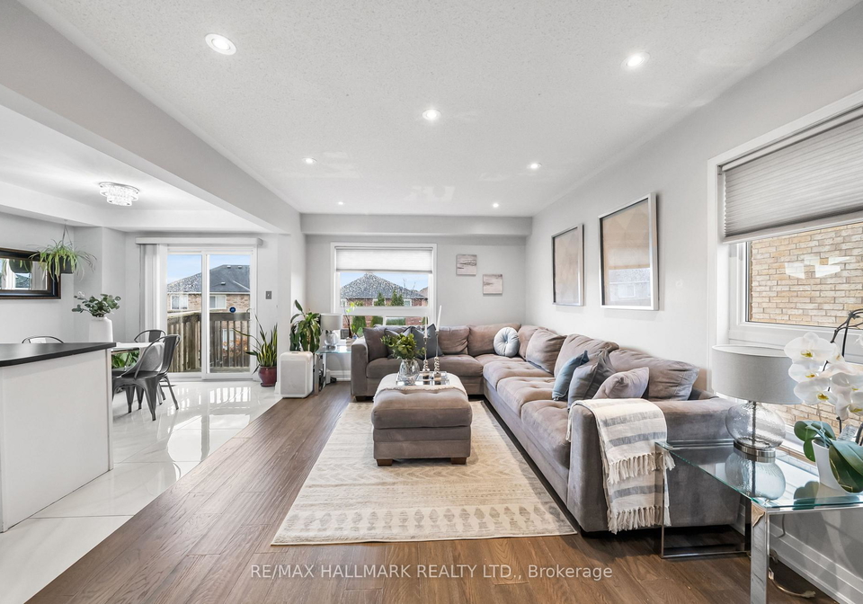 205-bean-crescent-ajax-ontario-e12741888