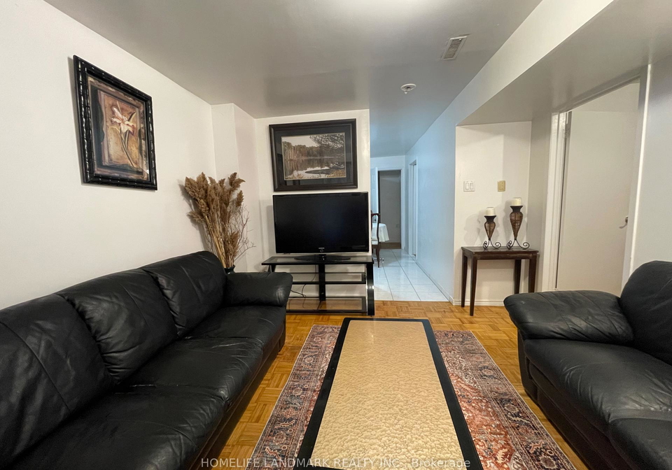 4-blue-eagle-trail-scarborough-ontario-e12745618