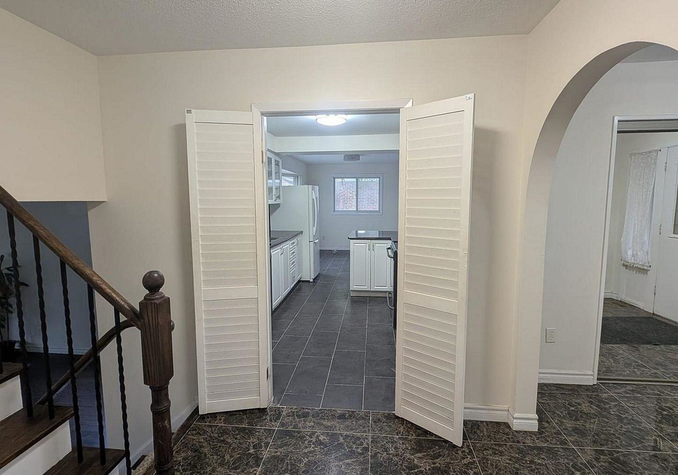 7-fluellen-drive-scarborough-ontario-e12746232