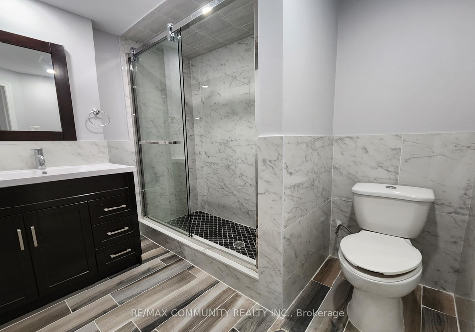 1004-maury-crescent-pickering-ontario-e12747236