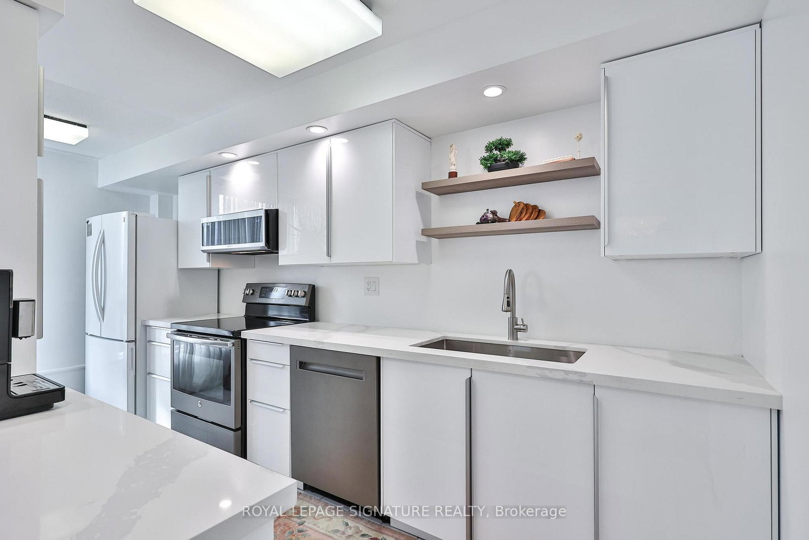 3233-eglinton-avenue-e-scarborough-ontario-e12747684