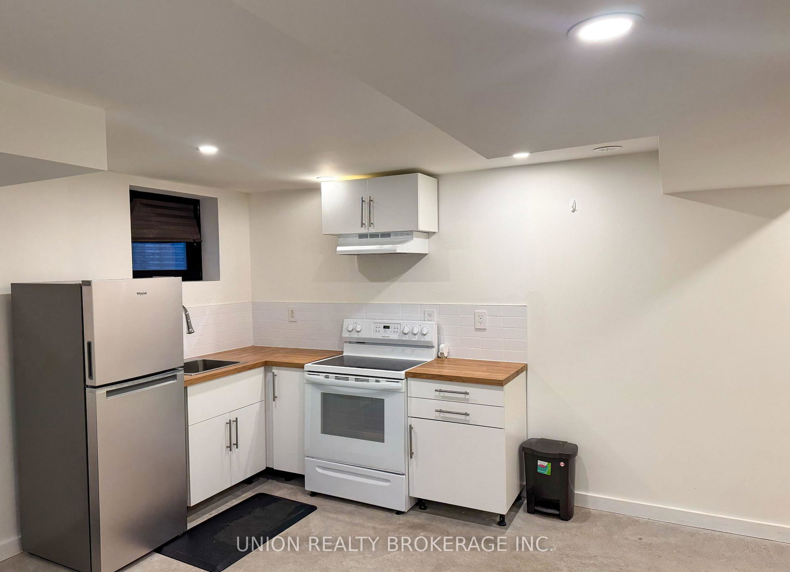27-barbara-crescent-east-york-ontario-e12748864