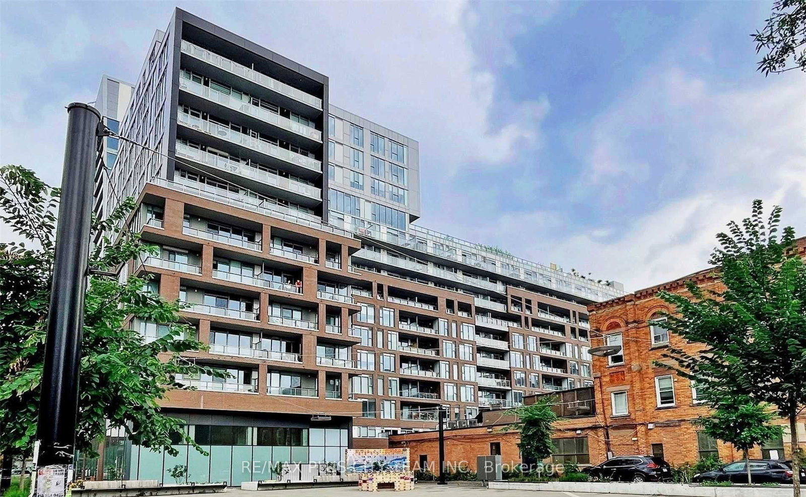 30-baseball-place-toronto-ontario-e12749038