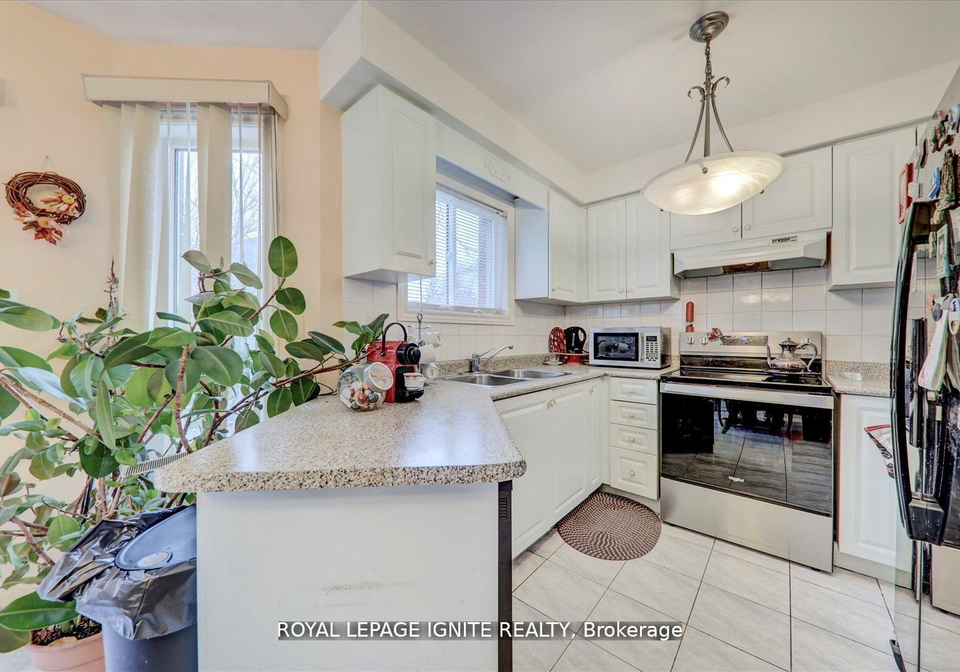 38-rodda-boulevard-scarborough-ontario-e12749076