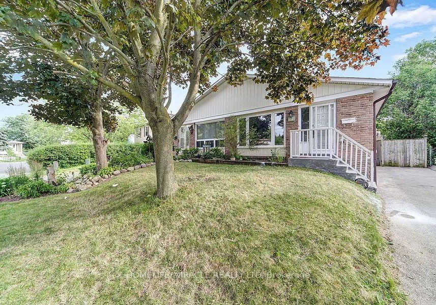 72-lowry-square-scarborough-ontario-e12750830