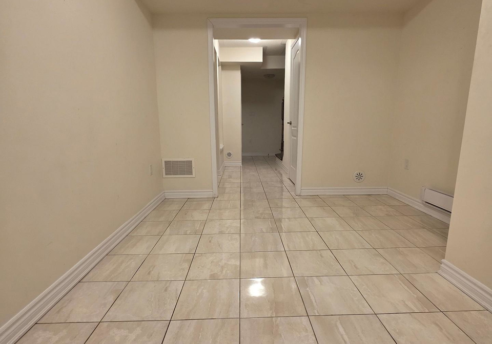 2495-fall-harvest-crescent-pickering-ontario-e12750930
