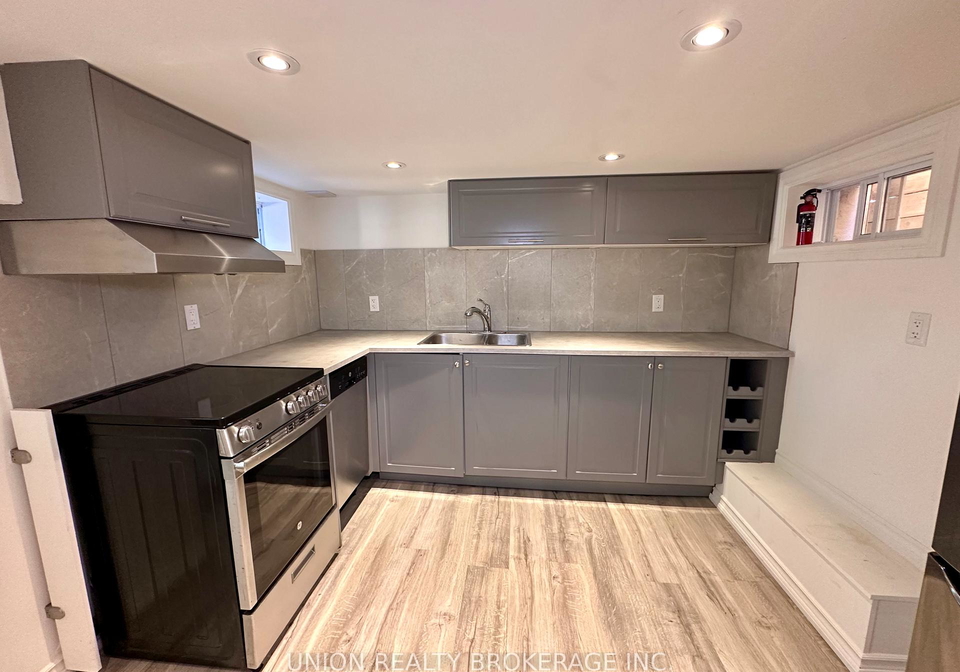 33-harris-avenue-toronto-ontario-e12752832
