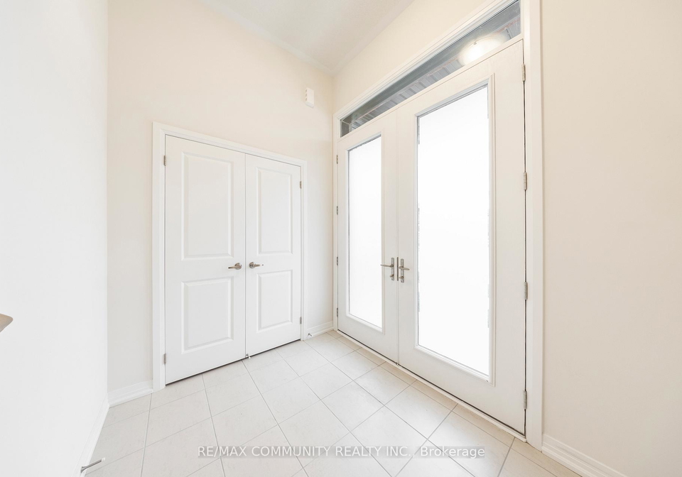 1811-narcissus-gardens-pickering-ontario-e12753306