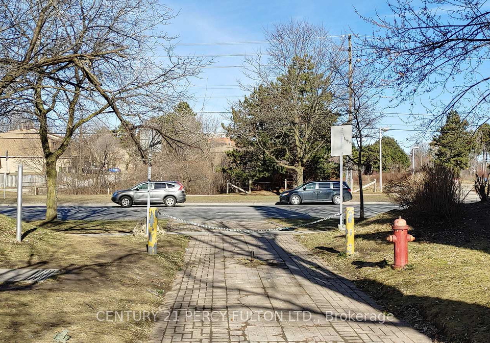 270-timberbank-main-2nd-boulevard-scarborough-ontario-e12753446