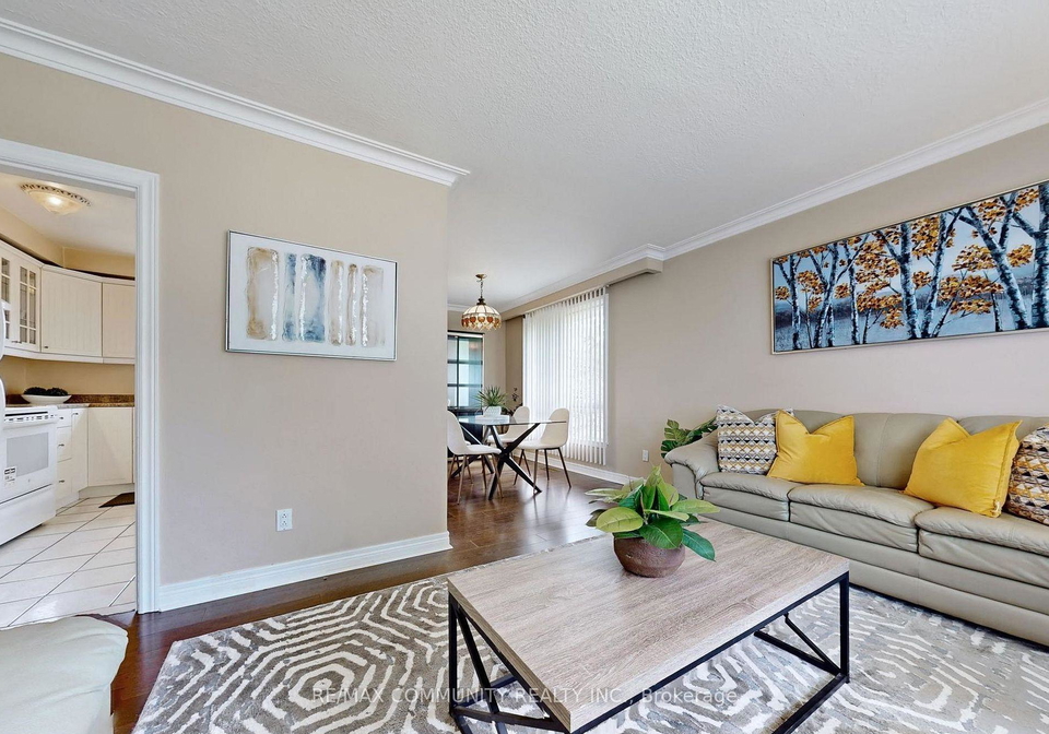 1-applefield-drive-scarborough-ontario-e12755598