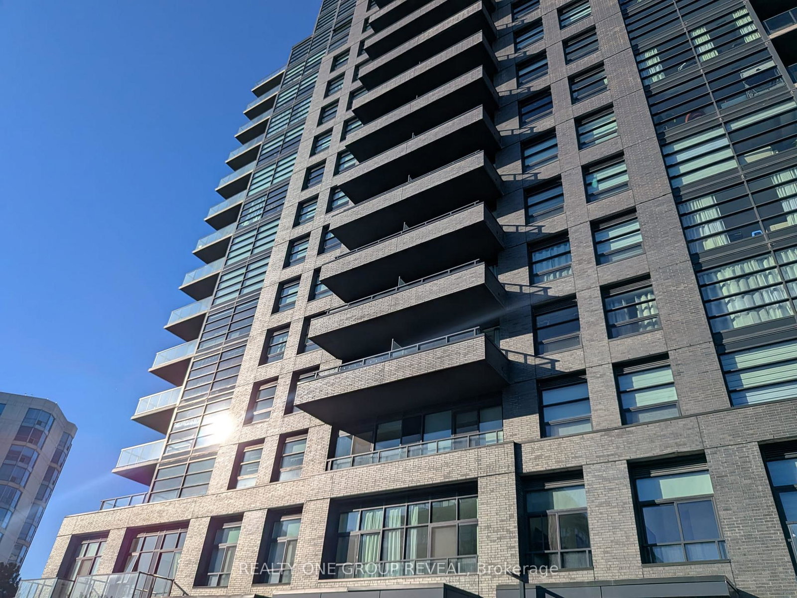 1601-charles-street-whitby-ontario-e12755620